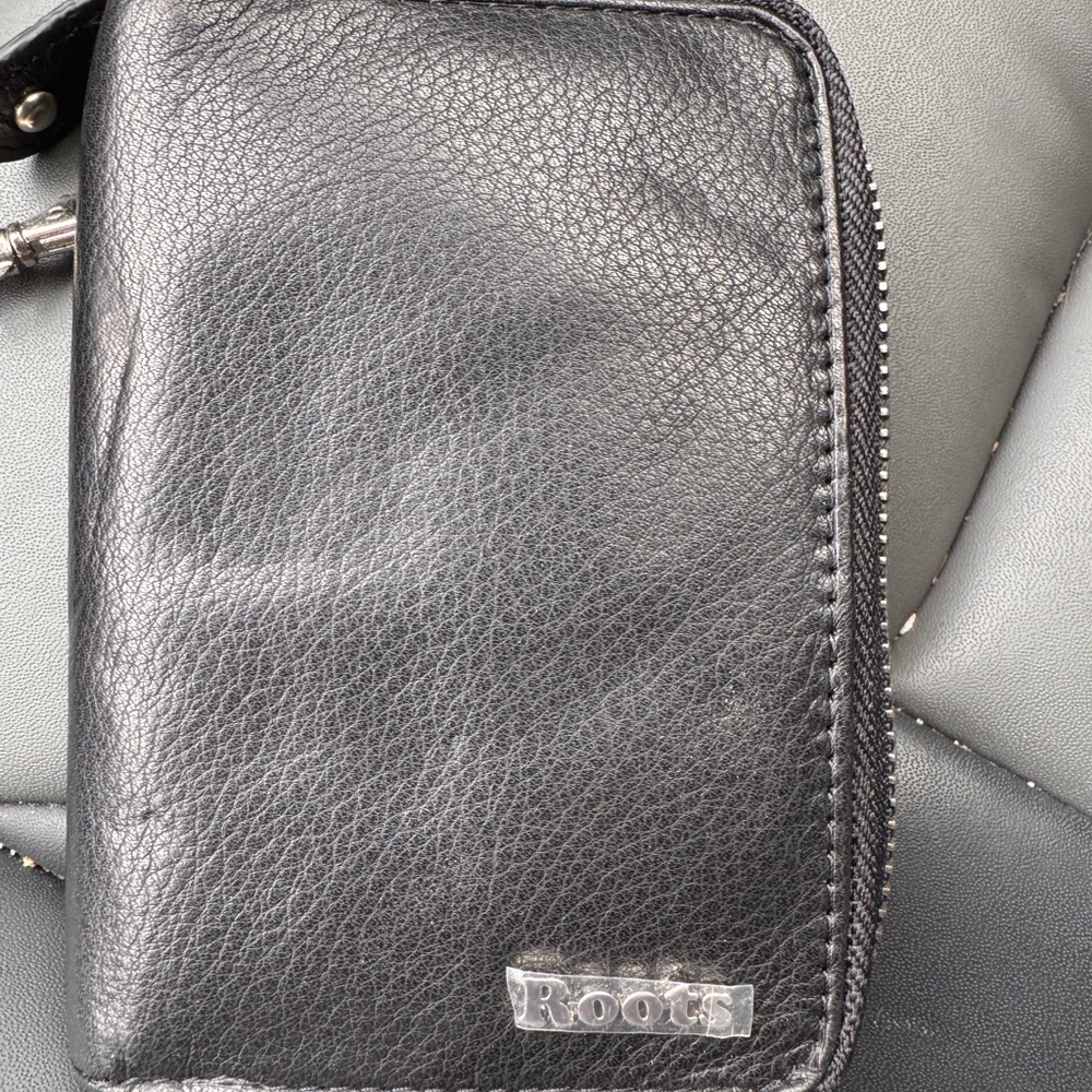 New with tags roots wallet